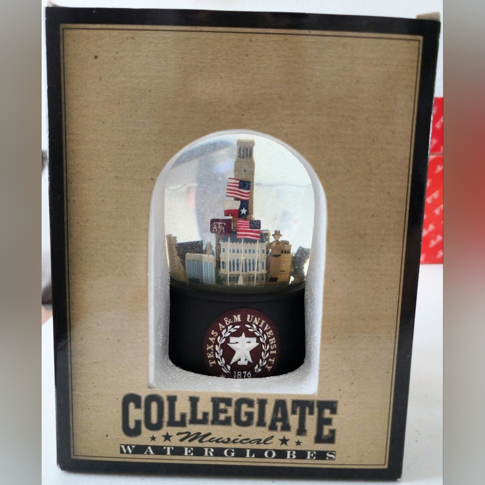 Collegiate texas a&m musical waterglobe NWT